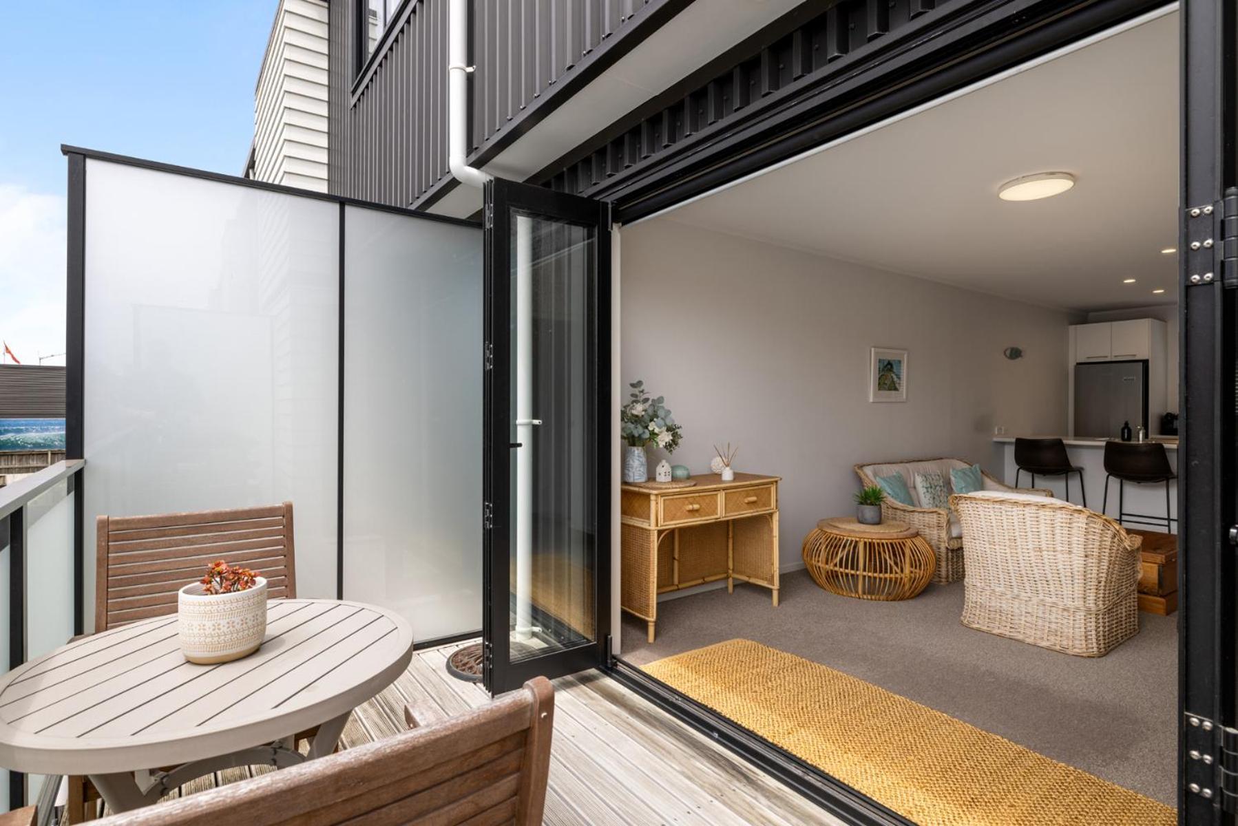 Centrally Located- Modern Sunny Townhouse Mount Maunganui Exterior photo